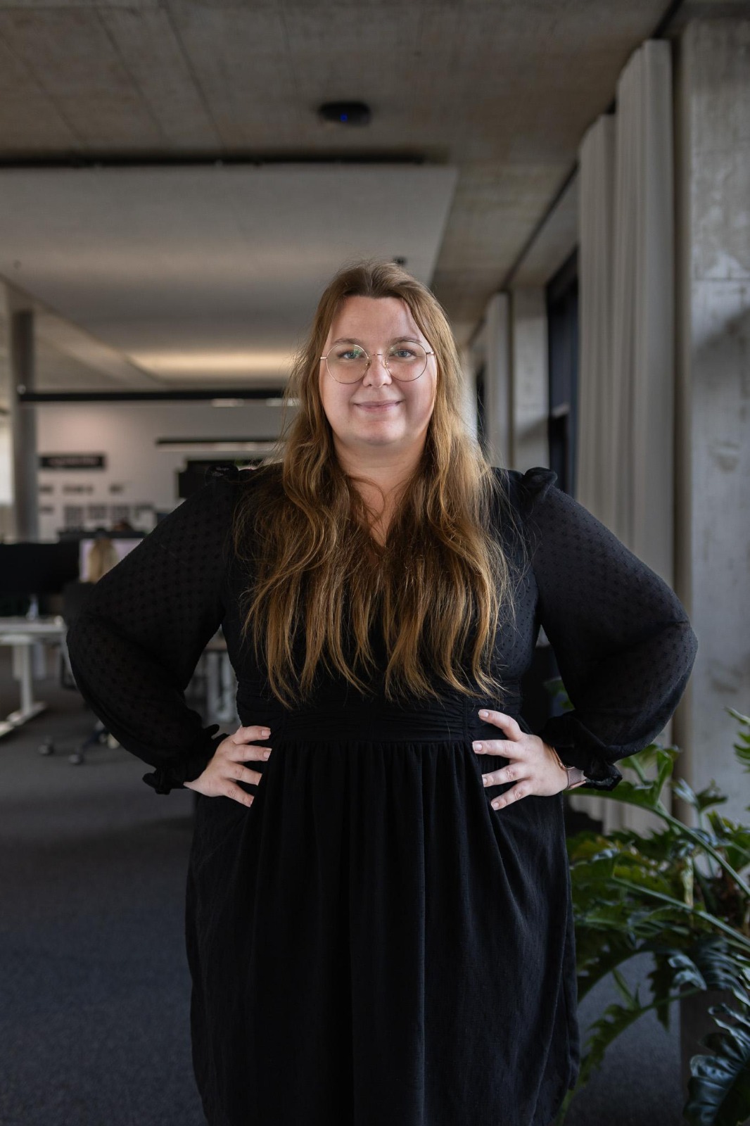 Lena im Businessoutfit